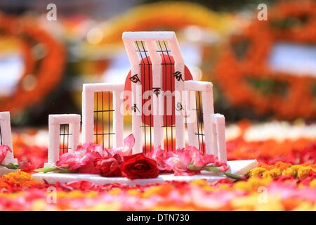 Dhaka, Bangladesh. 20th February 2014. Replica of the Cental Shaheed Minar  is seen  on the occasion of International Mother Language Day, in Dhaka. The gathering marks 60 years since police fired at thousands of protesters at a university in Bangladesh demanding that Bengali be declared the state language. The deaths marked the start of a nearly two-decades-long struggle for Bangladesh which ended in victory in the 1971 independence war with Pakistan Stock Photo