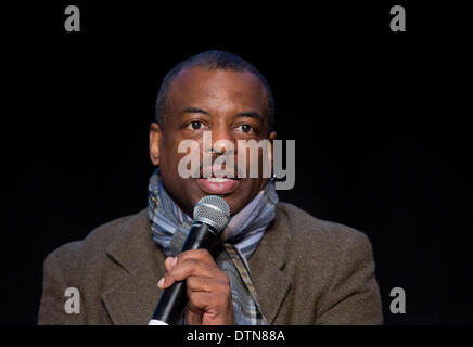 Frankfurt, Germany. 21st February 2014. American actor LeVar Burton speaks at a press conference in Frankfurt/Main, Germany, 21 February 2014. Thousands of fans of the series are expected to meet at the event 'Destination Star Trek'. Photo: FRANK RUMPENHORST/dpa/Alamy Live News Stock Photo