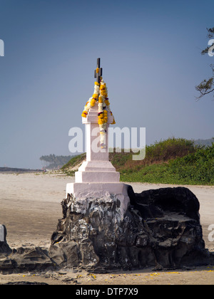 India North Goa A Shrine In The Calangute Market Stock Photo - Alamy