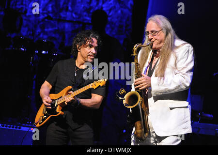 Texas, USA. 23rd Feb, 2014. of Hall & Oates performs in concert at ACL Live at Moody Theater on February 23, 2014 in Austin, Texas - USA Credit:  Manuel Nauta/NurPhoto/ZUMAPRESS.com/Alamy Live News Stock Photo