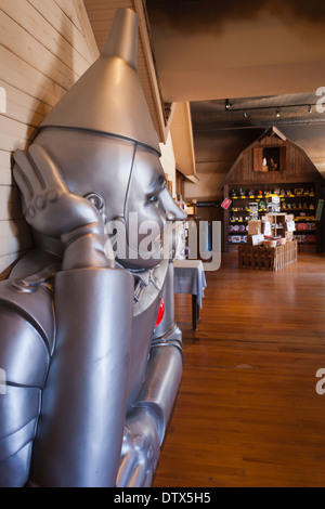 USA, Kansas, Wamego, The Oz Museum, dedicated to the film, Wizard of Oz, statue of the Tinman Stock Photo