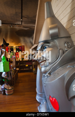 USA, Kansas, Wamego, The Oz Museum, dedicated to the film, Wizard of Oz, statue of the Tinman Stock Photo