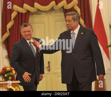 Jakarta. 26th Feb, 2014. Indonesian President Susilo Bambang Yudhoyono (R) meets with Jordan's King Abdullah II at the Presidential Palace in Jakarta Feb. 26, 2014. © Agung Kuncahya B./Xinhua/Alamy Live News Stock Photo