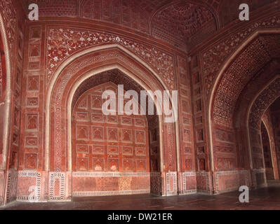 walls of building in taj mahal mausoleum Stock Photo