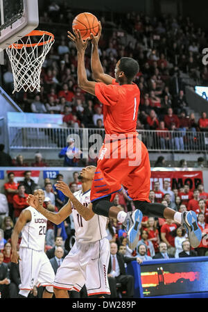 Southern Methodist Mustangs guard Ryan Manuel (1) tries to score as ...