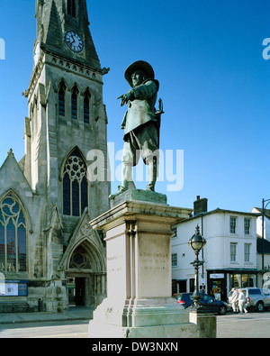 Statue of Oliver Cromwell in front of the Free Church in St Ives Cambridgeshire Stock Photo