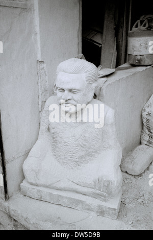 Travel Photography - Stonemason in Jaipur in Rajasthan in India in South Asia. Art Sculpture Stock Photo