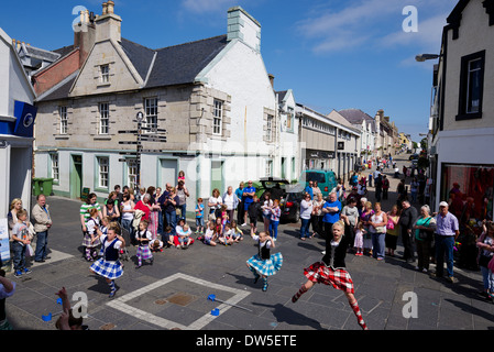 Sword Dancing girls in Stornoway town centre Stock Photo