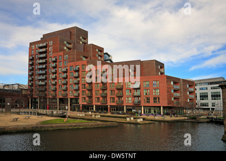 Waterman’s Place, Granary Wharf, apartments and commercial property, Leeds, West Yorkshire, England, UK. Stock Photo