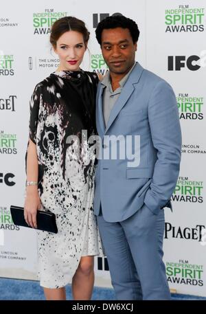 Santa Monica, CA, USA. 1st March, 2014. Chiwetel Ejiofor, Sari Mercer at arrivals for 2014 Film Independent Spirit Awards - Arrivals 1, Santa Monica Beach, Santa Monica, CA March 1, 2014. Photo By: Elizabeth Goodenough/Everett Collection/Alamy Live News Stock Photo