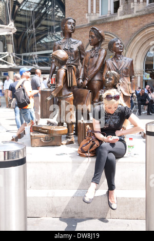 'Children of the Kindertransport' Statue, Hope Square, Liverpool Street Station, City of London Stock Photo