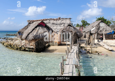 Huts on the beach, village of the Kuna people, Nalunega, San Blas Islands, Panama, Caribbean Stock Photo