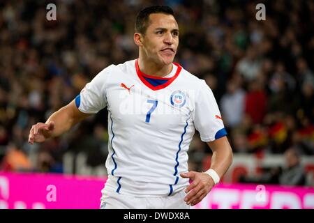 Stuttgart, Germany. 05th Mar, 2014. Chile's Alexis Sanchez shouts during the international friendly match between Germany and Chile at Mercedes-Benz-Arena in Stuttgart, Germany, 05 March 2014. Photo: Sebastian Kahnert/dpa/Alamy Live News Stock Photo