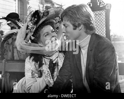 Katharine Hepburn and Richard Chamberlain, on-set of the Film, 'The Madwoman of Chaillot' directed by Bryan Forbes, 1969 Stock Photo