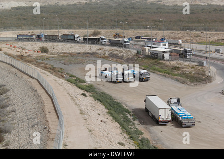 Trucks crossing Allenby bridge also known as king Hussein bridge over ...