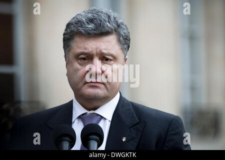 Paris, France. 7th Mar, 2014. Former Ukrainian Foreign Affairs Minister Petro Porochenko speaks to media prior to a meeting with French President Francois Hollande at the Elysee Palace in Paris, France, on March 7, 2014. The meeting took place after an extraordinary EU leaders meeting in Brussels regarding the situation in Ukraine. Credit:  Etienne Laurent/Xinhua/Alamy Live News Stock Photo