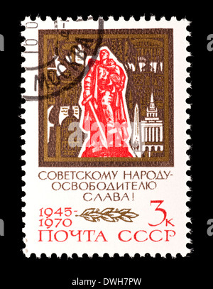 Postage stamp from the Soviet Union (USSR) depicting the Victory Monument at Berlin-Treptow Stock Photo