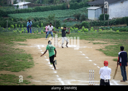 Youth cricket match in Nuwara Eliya Stock Photo