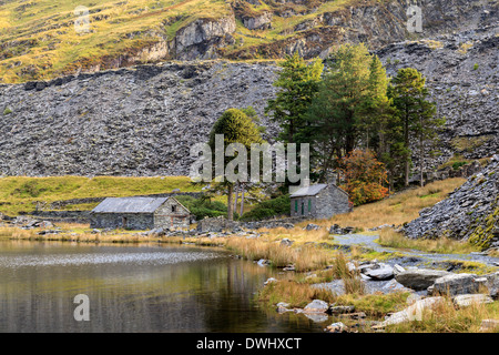 Old quarry buildings near Cwmorthin Quarry Stock Photo