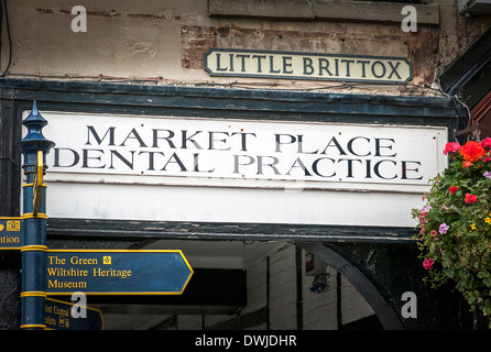 MARKET PLACE DENTAL PRACTICE and othe signs in Devizes UK Stock Photo