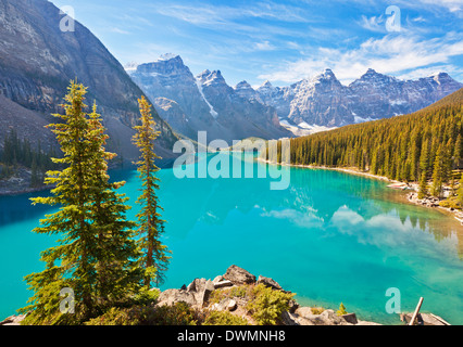 Moraine Lake in the Valley of the Ten Peaks, Banff National Park, UNESCO World Heritage Site, Alberta, Canadian Rockies, Canada Stock Photo