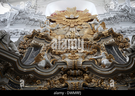 Altar in the Wurzburg Cathedral. Roman Catholic cathedral in Wurzburg, Bavaria, Germany, dedicated to Saint Kilian Stock Photo