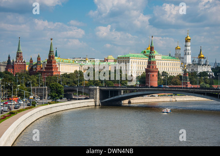 The Moskva River (Moscow River) and the Kremlin, UNESCO World Heritage Site, Moscow, Russia, Europe Stock Photo