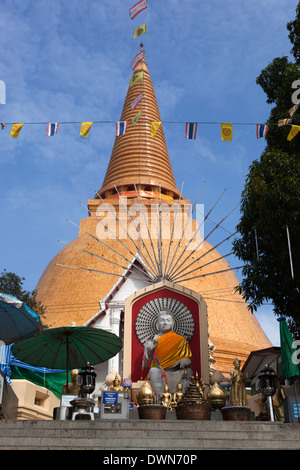 Phra Pathom Chedi, the tallest stupa in the world at 127 metres, Nakhon Pathom, Central Thailand, Thailand, Southeast Asia, Asia Stock Photo