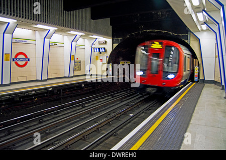 Blackfriars Underground Station Platform Showing Tunnel, City Of London 