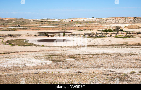 Coober Pedy golf courrse arid lunar landscape, Mad Max filmed here, tees are oiled sand Stock Photo