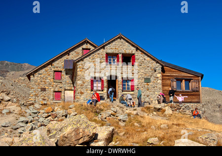 Mountain hut Cabane des Aiguilles Rouges near Arolla, Valais, Switzerland Stock Photo