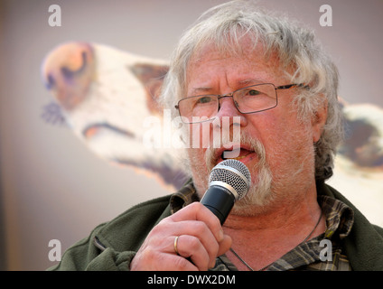 Bill Oddie - comedian, writer and musician - campaigning against the Badger Cull outside parliament, 13th March 2014 Stock Photo