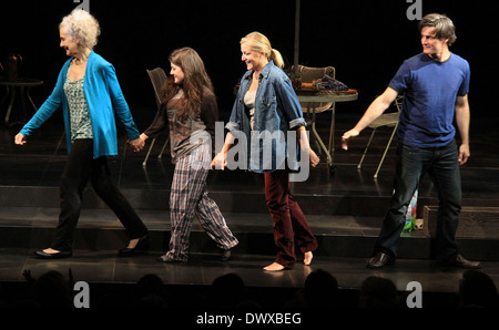 Mary Beth Peil, Madeleine Martin, Mary McCann and Gareth Saxe Opening night curtain call for the Atlantic Theatre Company production of ‘Harper Regan’, held at the Linda Gross Theater. Where: New York City, United States When: 10 Oct 2012 Stock Photo