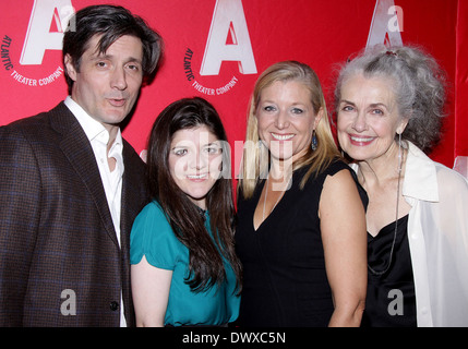 Gareth Saxe, Madeleine Martin, Mary McCann and Mary Beth Peil Opening night after party for the Atlantic Theatre Company production of ‘Harper Regan’, held at Il Bastardo restaurant. Where: New York City, United States When: 10 Oct 2012 Stock Photo