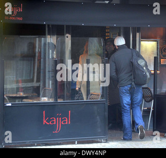 Yvonne Keating and boyfriend John Conroy take her two daughters, Missy and Ali for a meal at an Indian restaurant in Malahide village Dublin, Ireland - 14.10.12 Featuring: Yvonne Keating and boyfriend John Conroy Where: Ireland When: 14 Oct 2012 **or publ Stock Photo