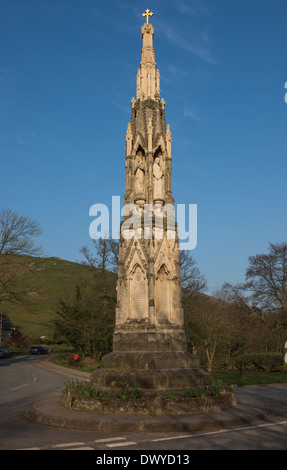 the cross at ilam a popular tourist destination in the peak district national park Stock Photo