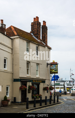 The Still & West Public House in Old Portsmouth. Stock Photo