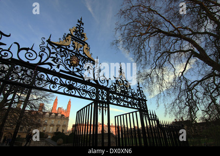 The gates by thenglishe river Cam at the entrance to Clare college, Cambridge, England, from The Backs. King's College chapel in view. Stock Photo