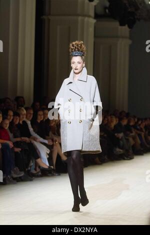 Kiev, Ukraine. 14th Mar, 2014. Victoria Gres presnts her F/W 2014-2015 collection, during 34th Ukrainian Fashion Week, in Kiev, Ukraine, on March 14, 2014. © Sergii Kharchenko/NurPhoto/ZUMAPRESS.com/Alamy Live News Stock Photo