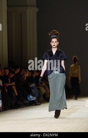 Kiev, Ukraine. 14th Mar, 2014. Victoria Gres presnts her F/W 2014-2015 collection, during 34th Ukrainian Fashion Week, in Kiev, Ukraine, on March 14, 2014. © Sergii Kharchenko/NurPhoto/ZUMAPRESS.com/Alamy Live News Stock Photo