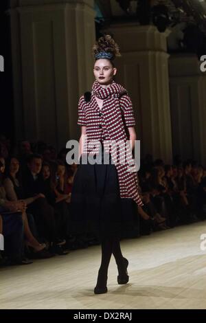 Kiev, Ukraine. 14th Mar, 2014. Victoria Gres presnts her F/W 2014-2015 collection, during 34th Ukrainian Fashion Week, in Kiev, Ukraine, on March 14, 2014. © Sergii Kharchenko/NurPhoto/ZUMAPRESS.com/Alamy Live News Stock Photo