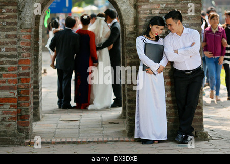 A Vietnamese couple having their engagement photographs taken in Hanoi Stock Photo