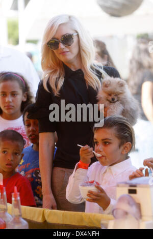 Kingston Rossdale and Zuma Rossdale At Shawn's pumpkin patch, Culver