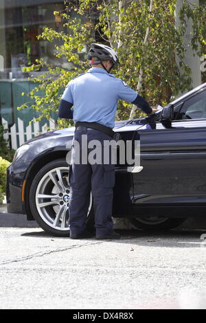 Eva Longoria gets a parking ticket on both of her cars Los Angeles ...