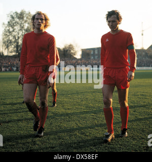 football, Bundesliga, 1973/1974, Stadium an der Castroper Strasse, VfL Bochum versus FC Bayern Munich 0:1, leaving, Uli Hoeness (FCB) left and Franz Beckenbauer (FCB) Stock Photo