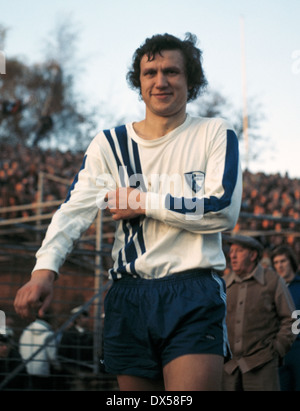 football, Bundesliga, 1973/1974, Stadium an der Castroper Strasse, VfL Bochum versus FC Bayern Munich 0:1, leaving, Erwin Galeski (VfL) Stock Photo