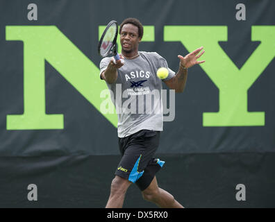 Key Biscayne, Florida, USA. 18th Mar, 2014. Key Biscayne - March 18: Gael Monfils (FRA) practices at the 2014 Sony Open Tennis tournament in Key Biscayne, FL. Credit:  Andrew Patron/ZUMAPRESS.com/Alamy Live News Stock Photo