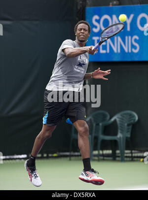 Key Biscayne, Florida, USA. 18th Mar, 2014. Key Biscayne - March 18: Gael Monfils (FRA) practices at the 2014 Sony Open Tennis tournament in Key Biscayne, FL. Credit:  Andrew Patron/ZUMAPRESS.com/Alamy Live News Stock Photo