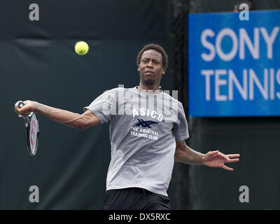 Key Biscayne, Florida, USA. 18th Mar, 2014. Key Biscayne - March 18: Gael Monfils (FRA) practices at the 2014 Sony Open Tennis tournament in Key Biscayne, FL. Credit:  Andrew Patron/ZUMAPRESS.com/Alamy Live News Stock Photo