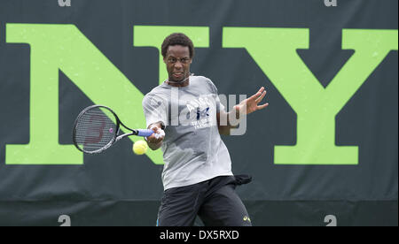 Key Biscayne, Florida, USA. 18th Mar, 2014. Key Biscayne - March 18: Gael Monfils (FRA) practices at the 2014 Sony Open Tennis tournament in Key Biscayne, FL. Credit:  Andrew Patron/ZUMAPRESS.com/Alamy Live News Stock Photo